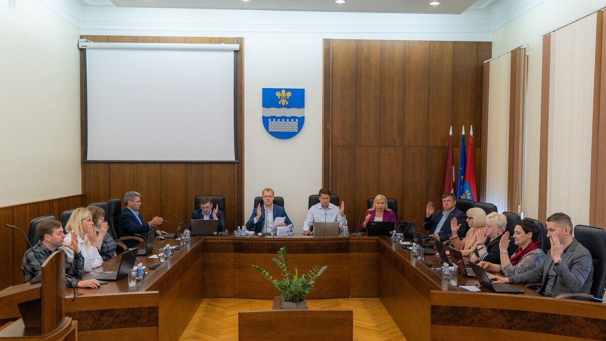 Daugavpils dome pieņem lēmumus par izmaiņām pilsētas izglītības iestāžu vadībā